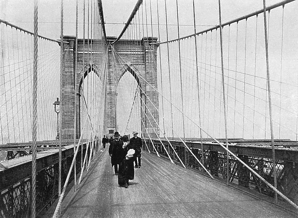 Promenade on Brooklyn Bridge, New York City, USA