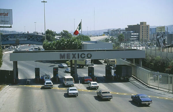 10036002. USA California Border Border crossing check point into Mexico