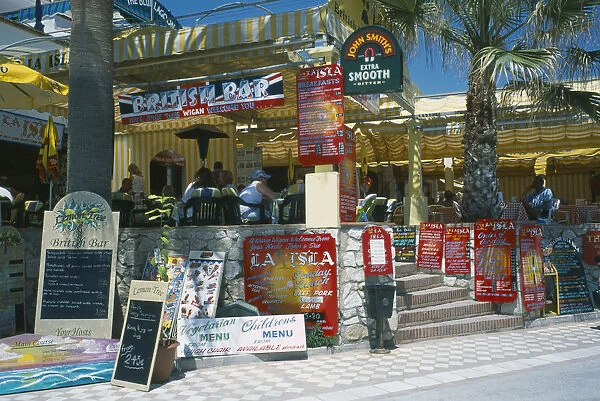 20069950. SPAIN Andalucia Benalmadena Promenade with English restaurant and bar signs