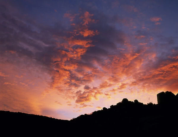 ANZA-BORREGO DESERT STATE PARK, CALIFORNIA. USA. Altocumulus clouds at dawn. Little