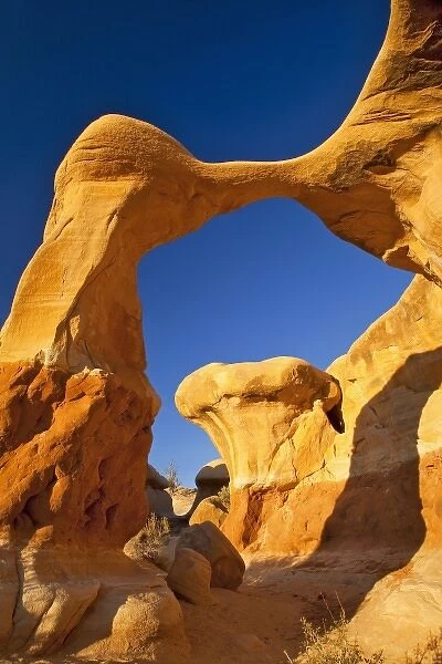 Metate Arch at Devils Garden in the Grand Staircase Escalante National Monument in Utah