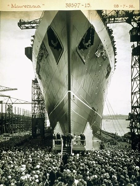 The launching of the RMS Mauretania, 28th July 1938 (b  /  w photo)