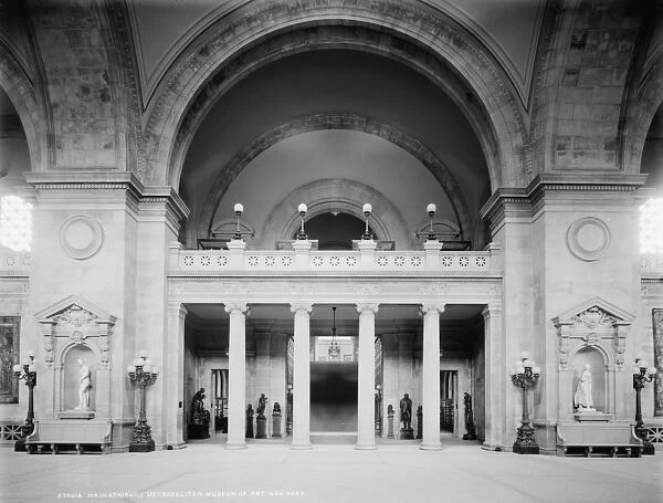 Main stairway, Metropolitan Museum of Art, New York, c. 1902-10 (b  /  w photo)