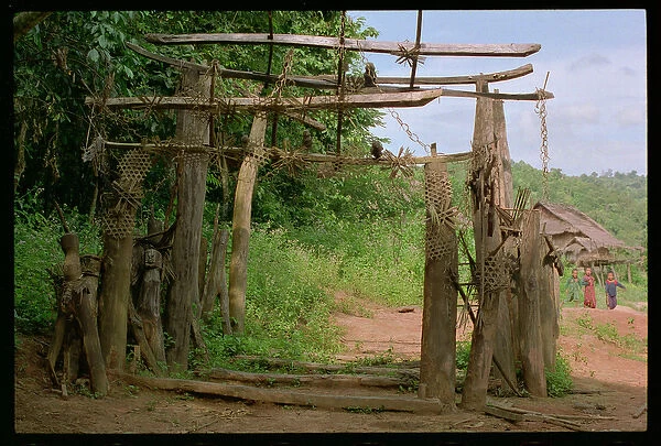 A spirit gate at the entrance of an Akkha village (photo)