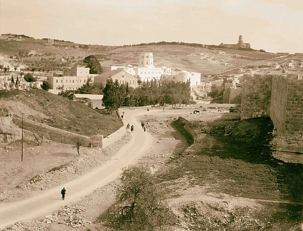 Clearing city wall Widening road N 1936 Jerusalem