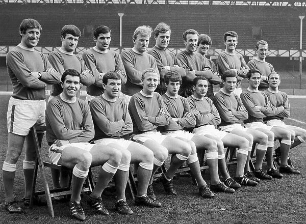 Everton squad pose for a group photograph at Goodison ahead of their FA Cup match against