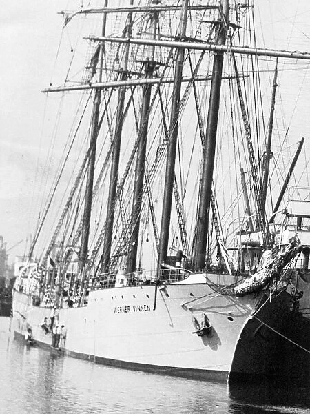 The German five-masted barque sailing ship Werner Vinnen arrived at Tyne Dock with a