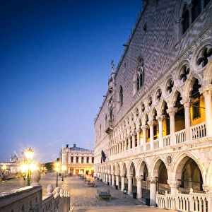 Italy, Venice, Riva degli schiavoni at dawn