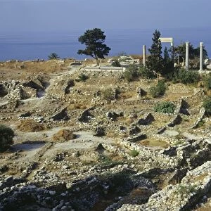 Lebanon, Byblos, roman colony with Temple of Baalat Gebal from 2700 b. c in background