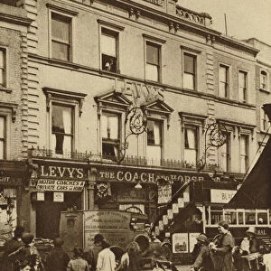 The Coach and Horses Inn, 108 High Street, Notting Hill Gate (b / w photo)