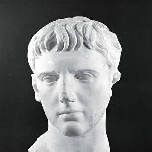 Head of Caesar Augustus (63 BC-14 AD) (stone) (b / w photo)