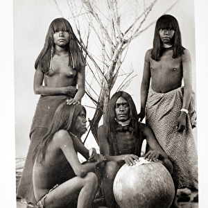 Pimos Indians in Arizona (b / w photo)