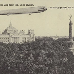 Zeppelin LZ III flying over Berlin (b / w photo)