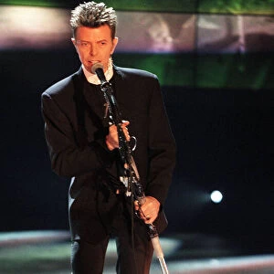 David Bowie in stilettos at the Brit awards - 21 / 02 / 1996