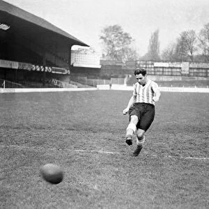 Len Wilkins, Southampton Football Player, 1948-1958. 275 Appearances. 3 Goal