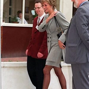 Princess Diana with Andrew Horne of the drugs crisis centre Turning Point Centre during